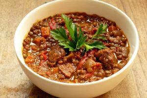 A side dish with a rich taste: red lentils with vegetables in a slow cooker Buckwheat porridge with green lentils